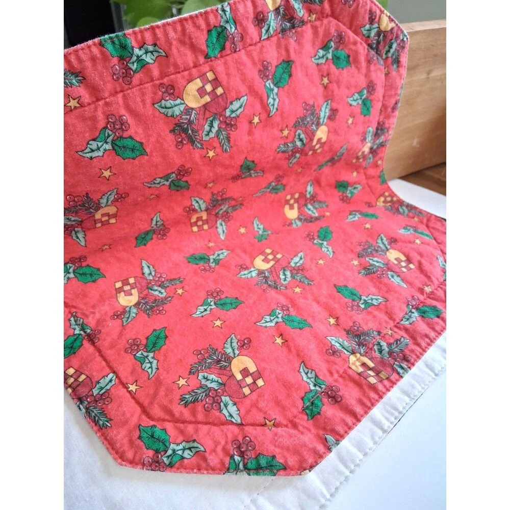 Vintage Quilted Christmas Placemats Set of 4 Red Holly Berry Reversible Octagon